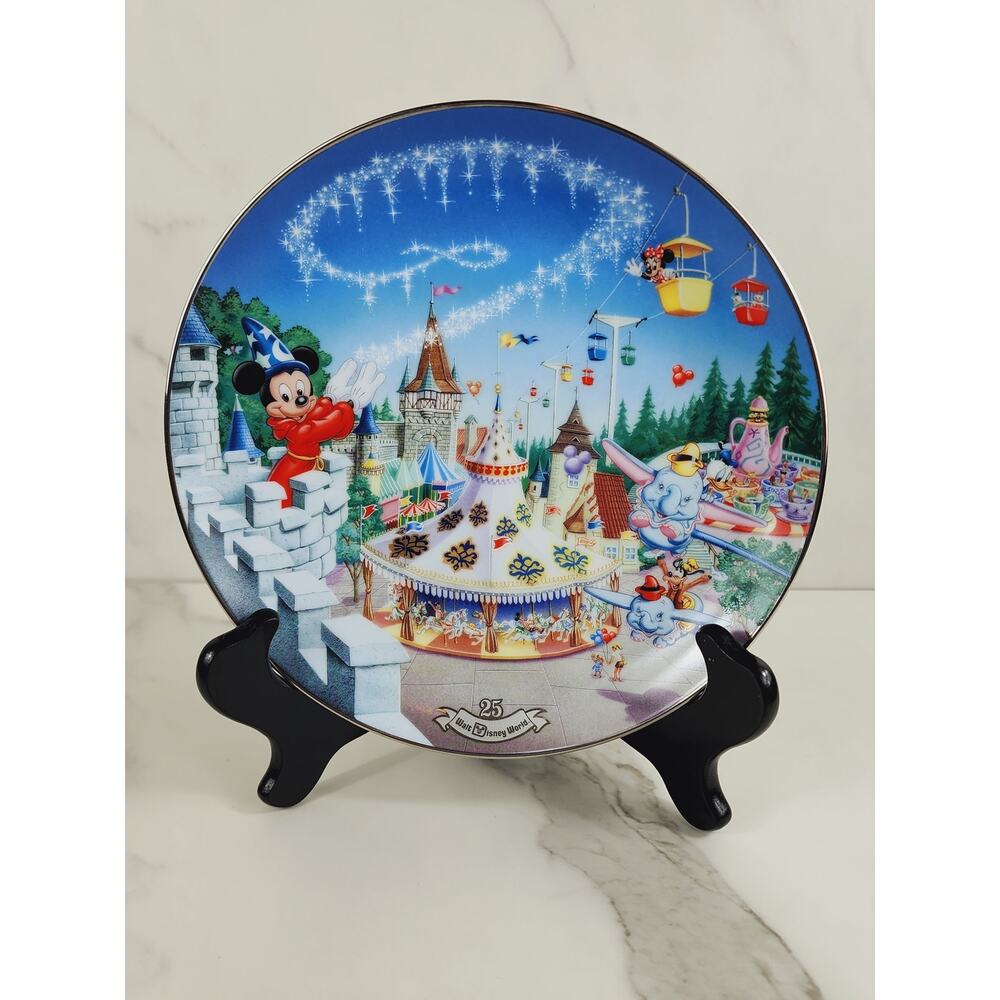 Walt Disney World Fantasyland Wall Decor Plate 8" 25th Anniversary 1996 Vintage